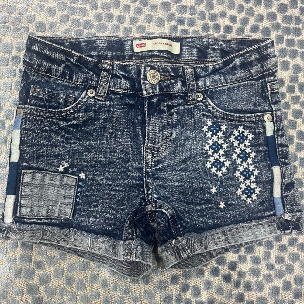 Girls Levi’s Shorty short size 8
